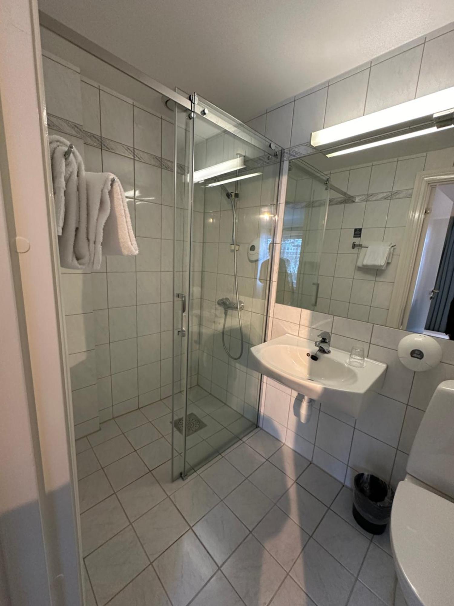 Brakanes Hotel Ulvik Luaran gambar